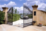 Installation d'un portail traditionnel sur-mesure - Solabaie Pegomas