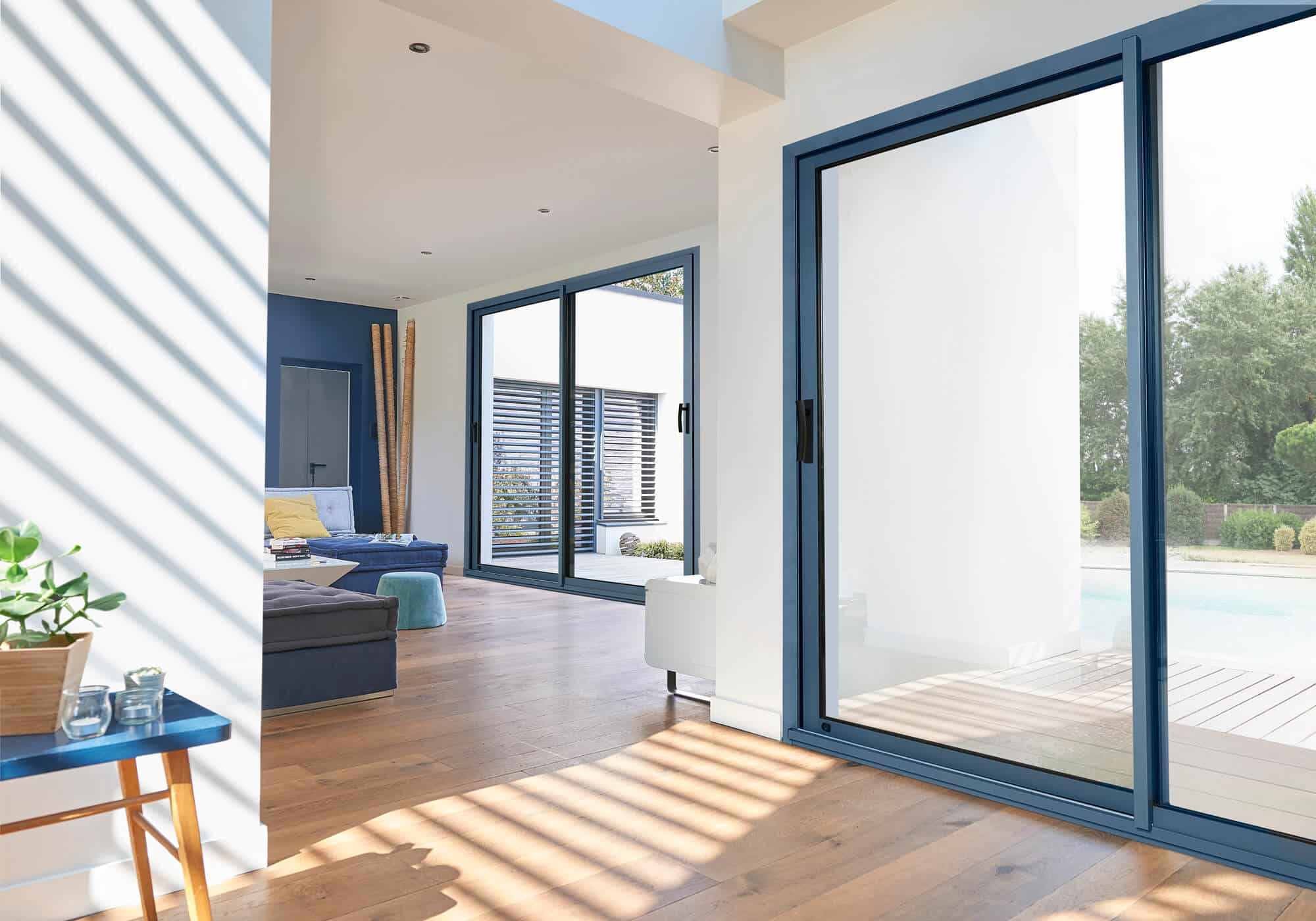 baie-coulissante-hybride-finition-interieure-alu-bleu